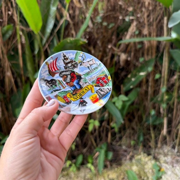 Vintage Norway Souvenir Plate – Troll & Nordic Icons - Picture 3 of 8